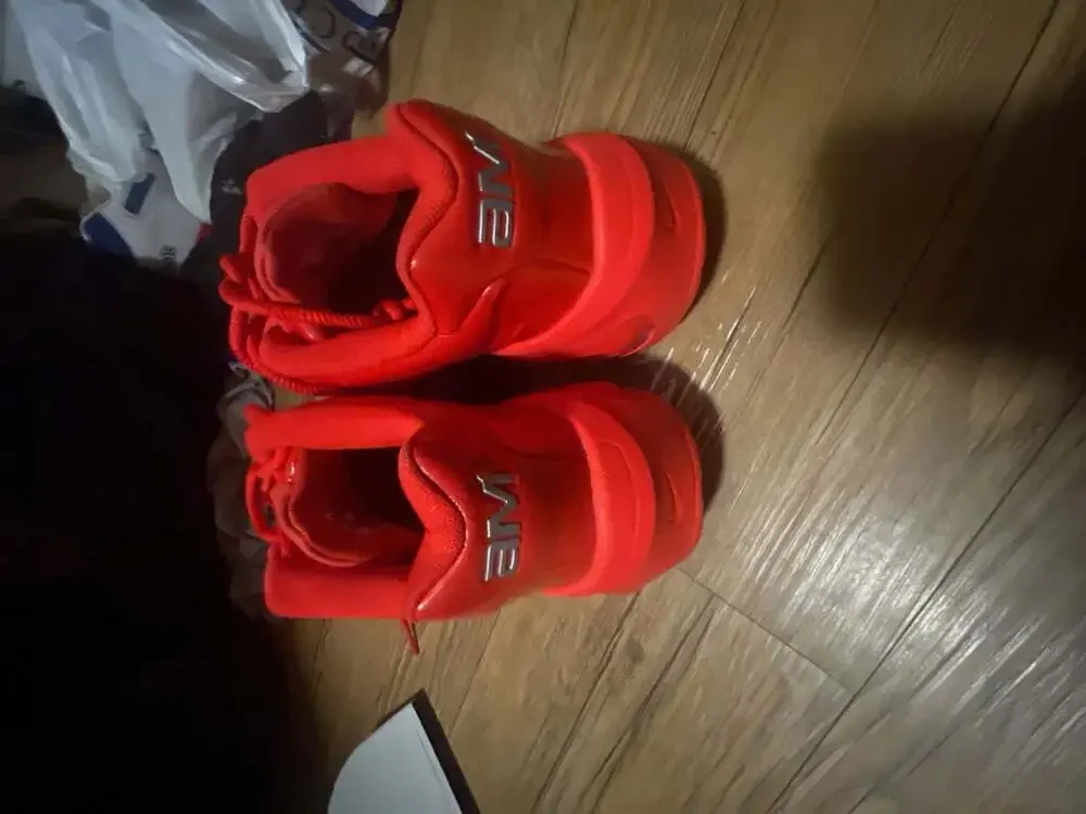 Nike Air Max Muse Habanero Red Habanero / Metallic Silver women’s